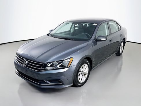 Used 2018 Volkswagen Passat 2.0T S w/ Driver Assistance Package image 4