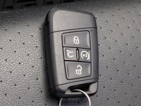 Used 2021 Volkswagen Atlas SEL R-Line FWD image 34