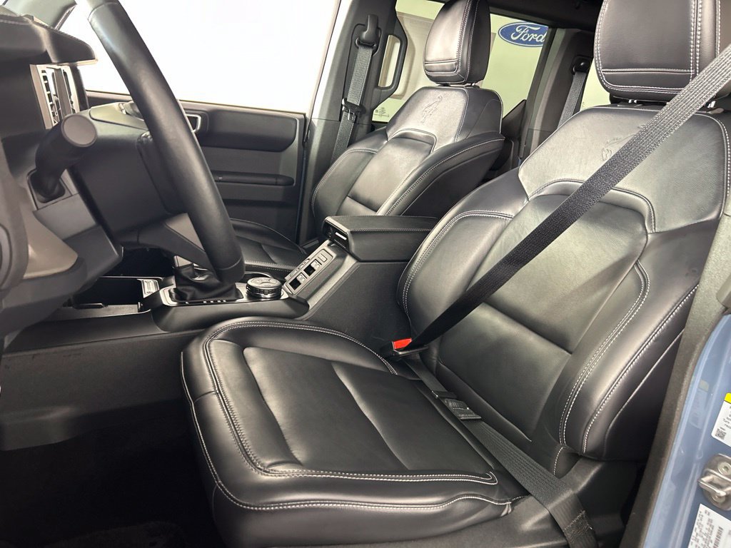 Used 2025 Ford Bronco Outer Banks AWD/4WD image 17