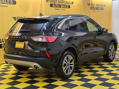 Used 2021 Ford Escape SEL image 4