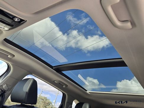 Certified 2025 Kia Sorento S w/ Panoramic Sunroof Package FWD image 20