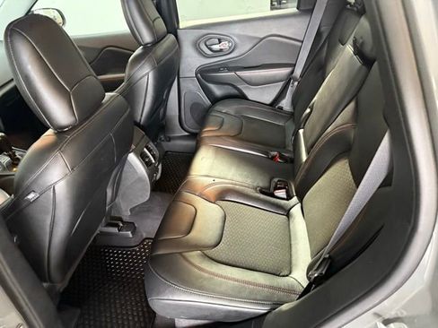 Certified 2022 Jeep Cherokee Trailhawk w/ Technology Group B image 33