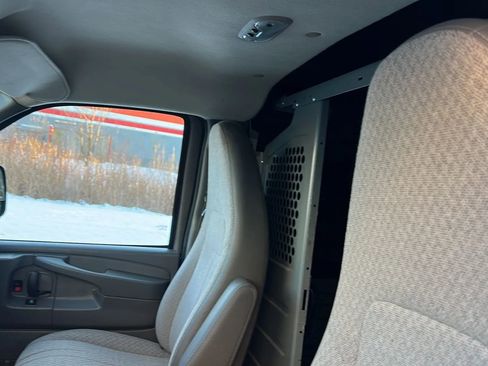 Used 2013 GMC Savana 2500 w/ Power Package image 10