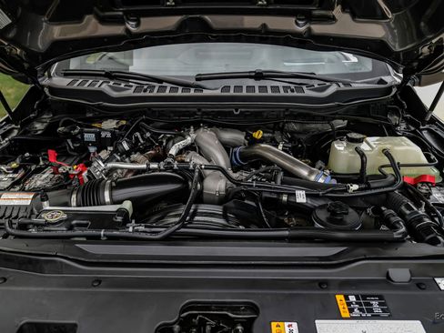 Used 2023 Ford F250 Lariat w/ Lariat Ultimate Package image 3