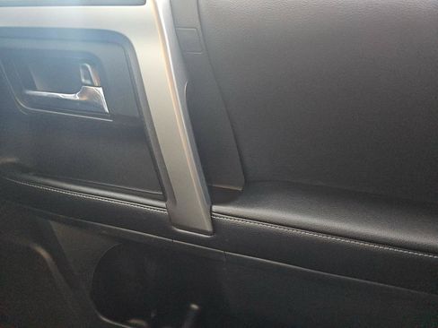 Used 2016 Toyota 4Runner SR5 Premium AWD/4WD image 24