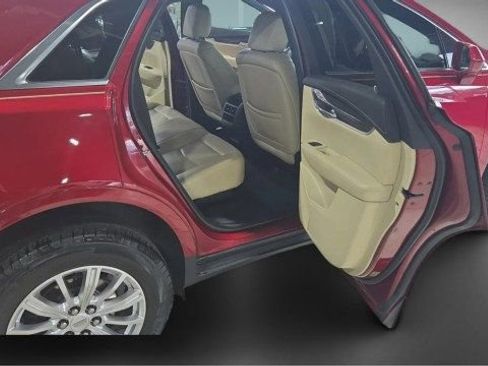 Used 2019 Cadillac XT5 FWD image 16