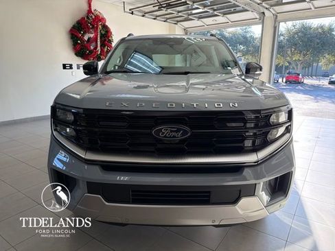 New 2026 Ford Expedition Platinum w/ Platinum Ultimate Package image 3