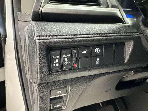Used 2024 Honda Odyssey EX-L image 13