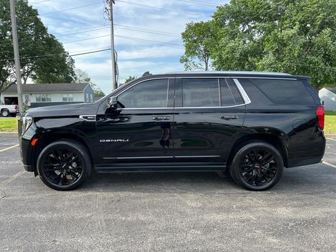 Used 2022 GMC Yukon Denali w/ Denali Premium Package AWD/4WD image 2