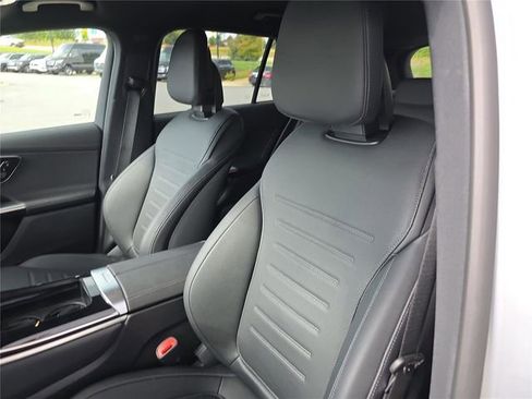 Used 2025 Mercedes-Benz GLC 350e 4MATIC image 24