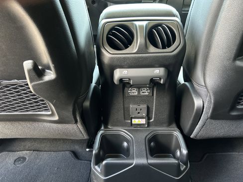 New 2025 Jeep Gladiator Sport image 29