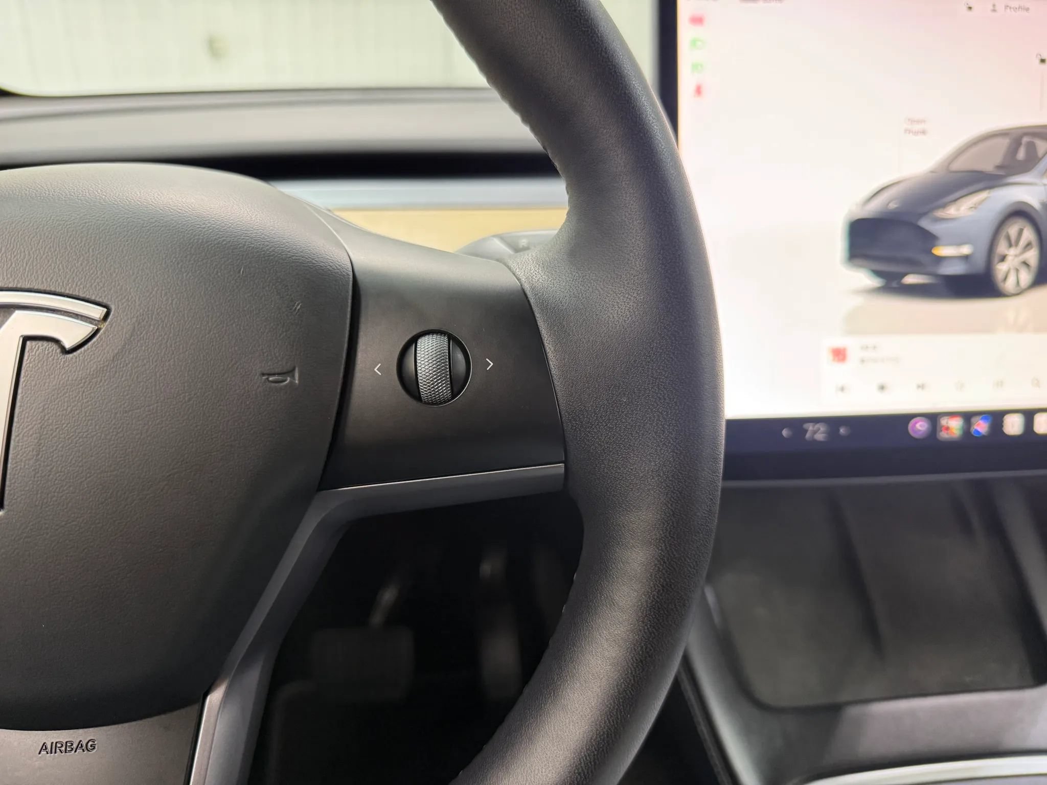 Used 2024 Tesla Model Y Long Range AWD/4WD image 27
