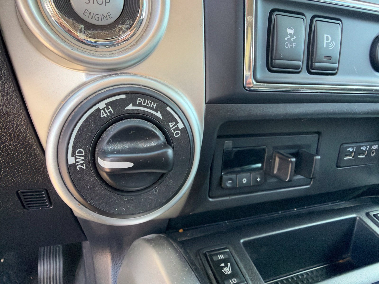Used 2019 Nissan Titan SV w/ SV Convenience Package AWD/4WD image 13