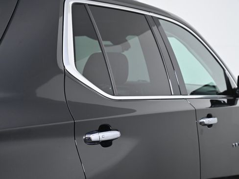 Used 2018 Chevrolet Traverse Premier image 9