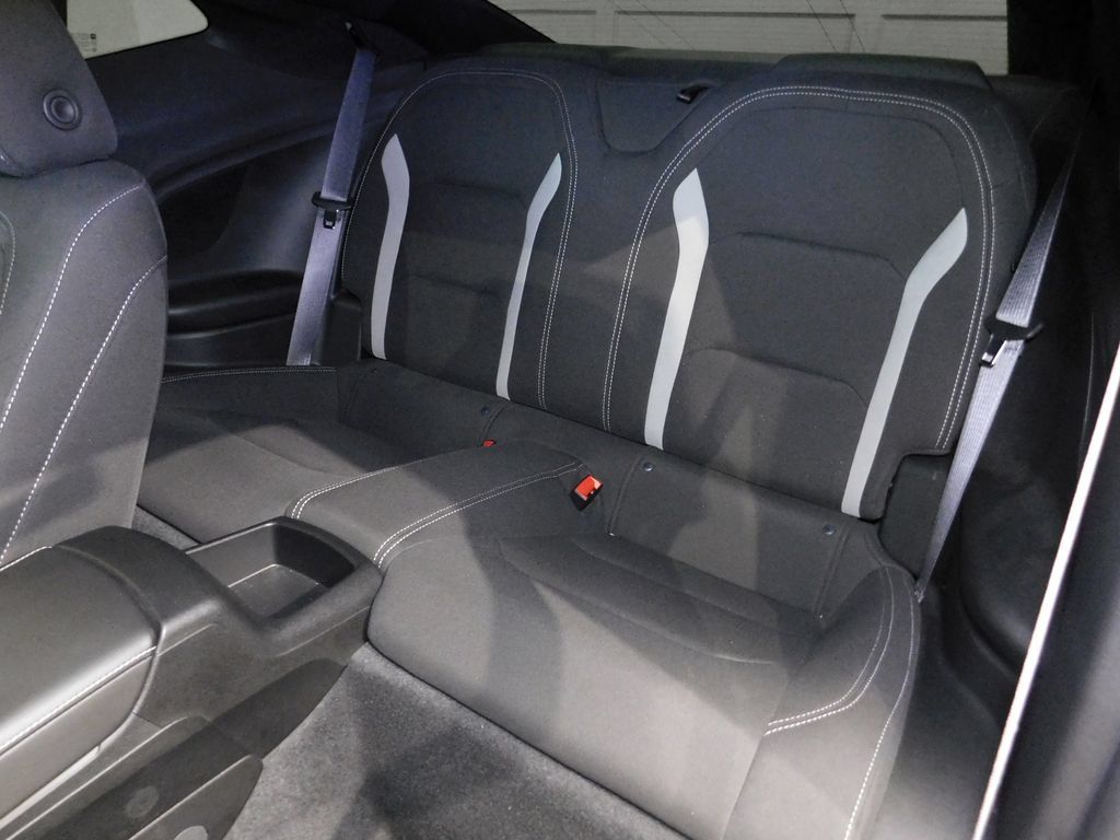 Used 2018 Chevrolet Camaro SS RWD image 37