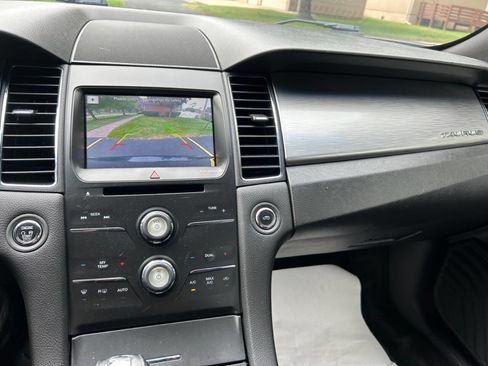 Used 2016 Ford Taurus SEL image 29