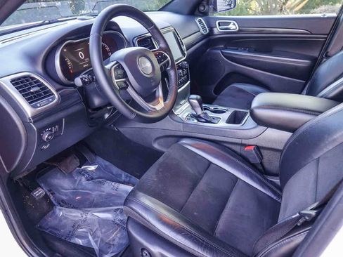 Certified 2021 Jeep Grand Cherokee Laredo X image 16