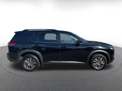 Used 2025 Nissan Pathfinder SV AWD/4WD image 15