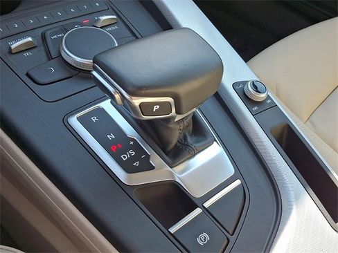 Used 2018 Audi A4 2.0T Premium w/ Convenience Package image 16