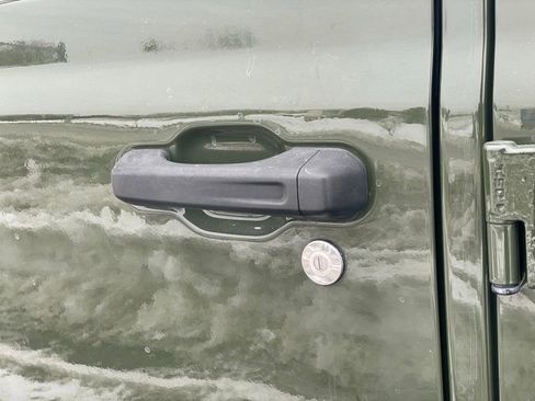 Used 2021 Jeep Gladiator Sport image 25