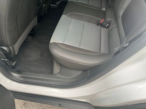Used 2025 Chevrolet Trax LT FWD image 24
