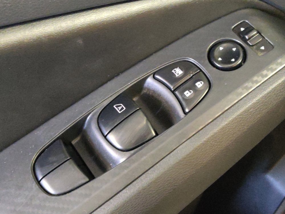 Used 2024 Nissan Altima 2.5 SV FWD image 27
