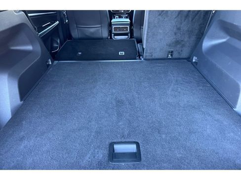 Used 2024 Volkswagen Atlas Cross Sport SE image 17