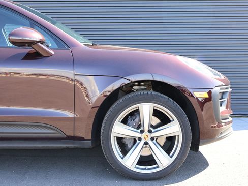Certified 2026 Porsche Macan AWD/4WD image 13