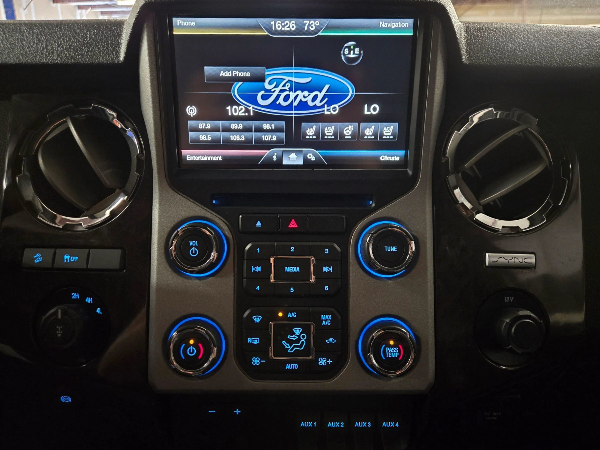 Used 2016 Ford F250 Platinum w/ FX4 Off-Road Package AWD/4WD image 12