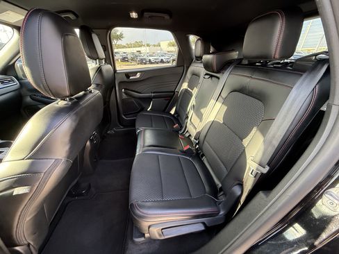 Used 2025 Ford Escape ST-Line image 30