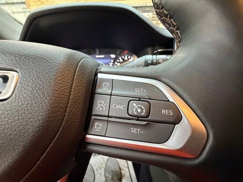 Used 2022 Jeep Compass Limited image 23