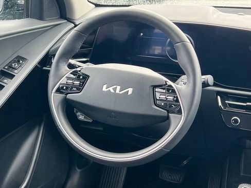 Certified 2025 Kia Niro Wind w/ Wind Preserve Package image 15