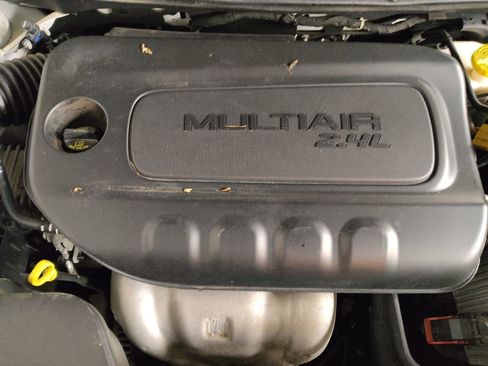 Used 2019 Jeep Cherokee Latitude w/ Popular Appearance Group image 30