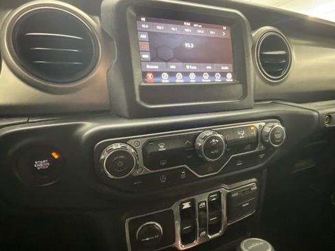 Used 2020 Jeep Gladiator Sport w/ Quick Order Package 24S image 10