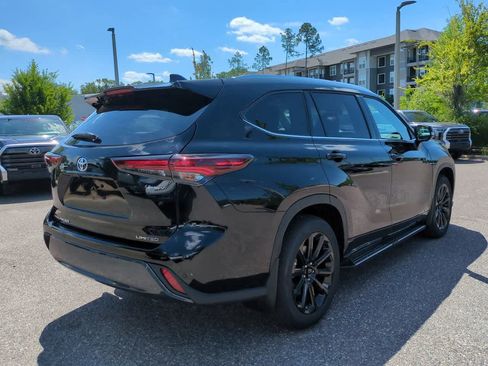 New 2026 Toyota Highlander Limited AWD/4WD image 6