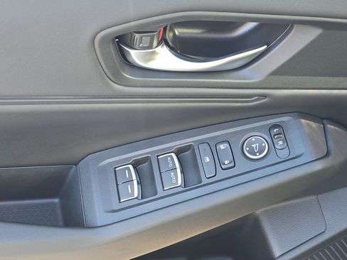 Used 2023 Honda Accord EX image 10