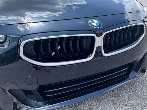 Used 2025 BMW 230i Coupe w/ Convenience Package RWD image 28