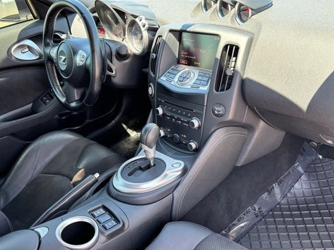 Used 2013 Nissan 370Z Touring w/ Sport Pkg RWD image 9