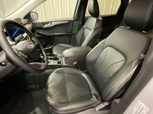 Used 2025 Ford Escape Platinum w/ Premium Technology Package image 10