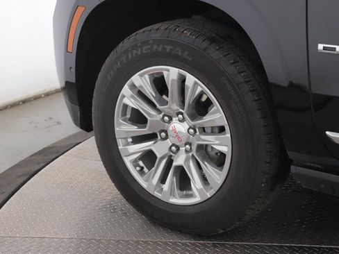 Used 2025 GMC Yukon Denali image 13