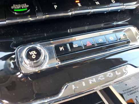 Certified 2023 Lincoln Corsair Reserve image 22