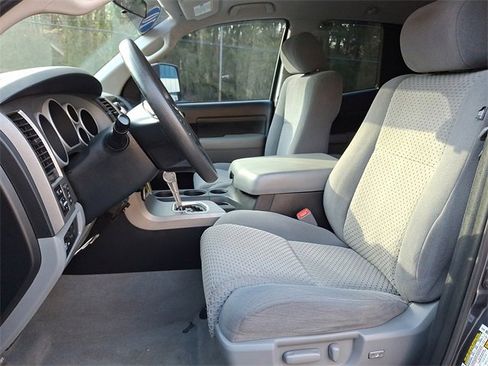 Used 2010 Toyota Tundra 4x4 Double Cab image 19