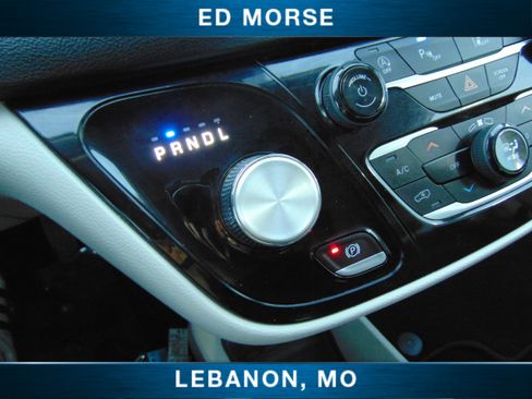 Used 2023 Chrysler Pacifica Touring-L image 25