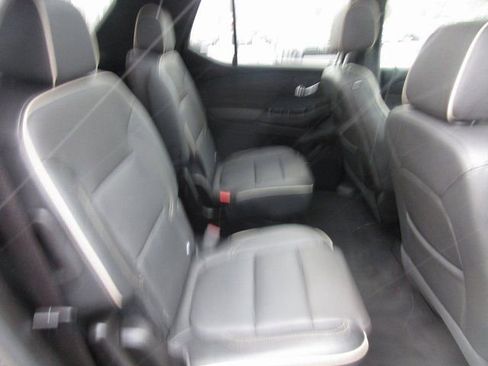 Certified 2023 Chevrolet Traverse Premier w/ Redline Edition image 18