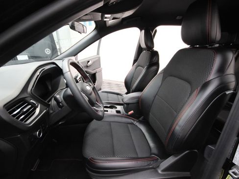Used 2023 Ford Escape ST-Line w/ Tech Pack #1 AWD/4WD image 13