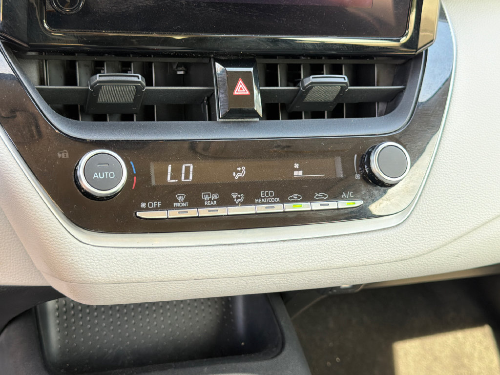 Used 2026 Toyota Corolla LE AWD/4WD image 30