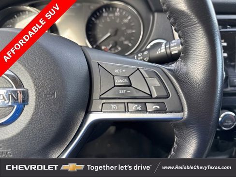 Used 2017 Nissan Rogue SV image 27
