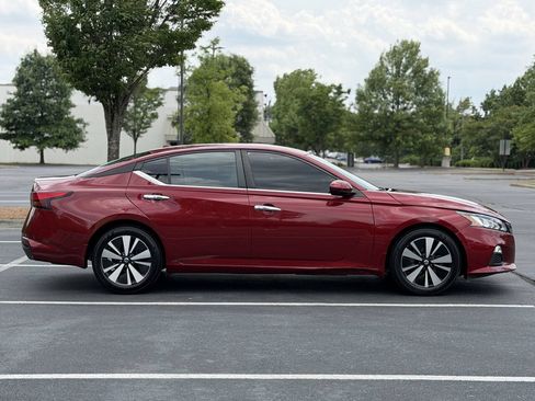 Used 2021 Nissan Altima 2.5 SV FWD image 15