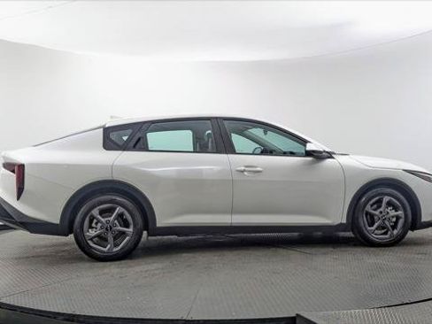 Used 2025 Kia K4 FWD image 9