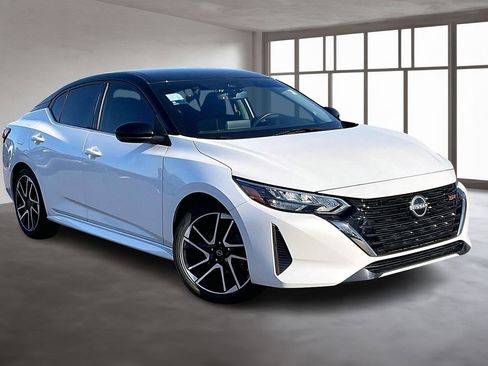 Used 2024 Nissan Sentra SR image 1
